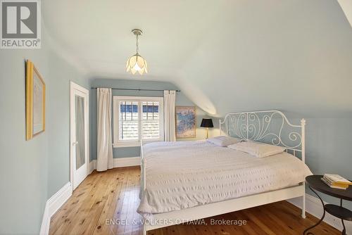 23 Woodlawn Avenue, Ottawa, ON - Indoor Photo Showing Bedroom