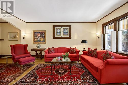 23 Woodlawn Avenue, Ottawa, ON - Indoor Photo Showing Living Room