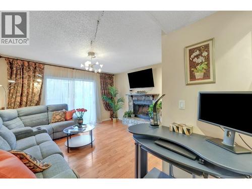 202 Balmoral Place, Port Moody, BC - Indoor Photo Showing Living Room With Fireplace