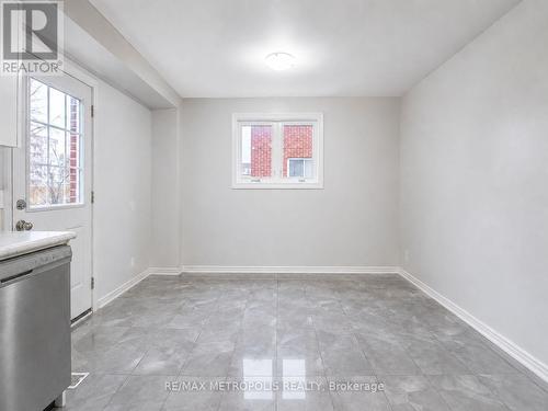 1098 Cedar Street, Oshawa, ON - Indoor Photo Showing Other Room