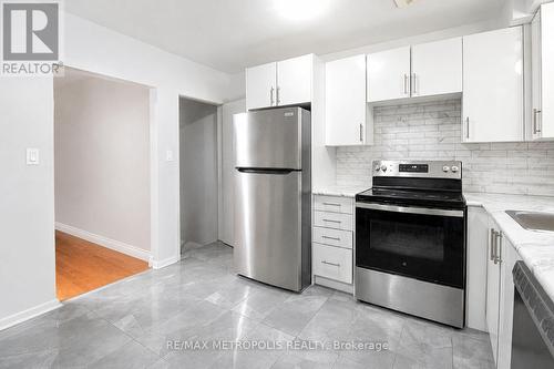 1098 Cedar Street, Oshawa, ON - Indoor Photo Showing Kitchen