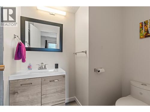 6515 Eagle Road, Vernon, BC - Indoor Photo Showing Bathroom