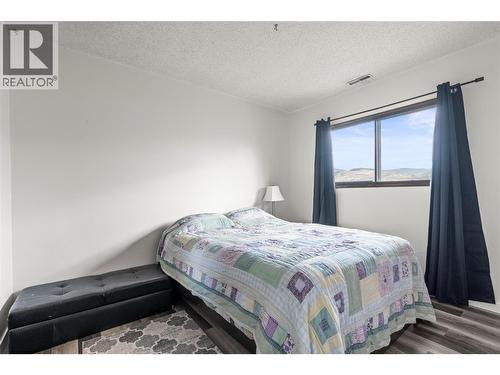 6515 Eagle Road, Vernon, BC - Indoor Photo Showing Bedroom