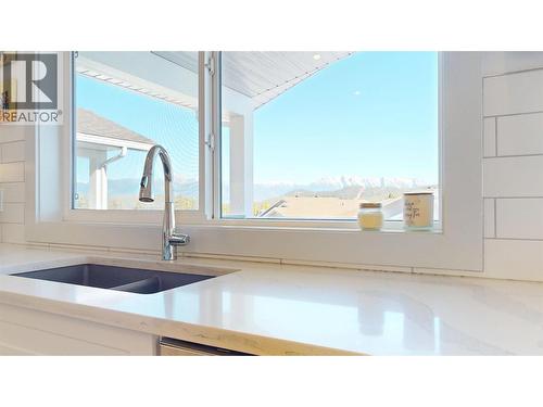 365 Legacy Lookout, Cranbrook, BC - Indoor Photo Showing Kitchen With Double Sink