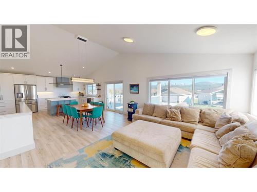 365 Legacy Lookout, Cranbrook, BC - Indoor Photo Showing Living Room