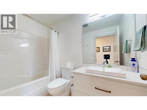 365 Legacy Lookout, Cranbrook, BC - Indoor Photo Showing Bathroom
