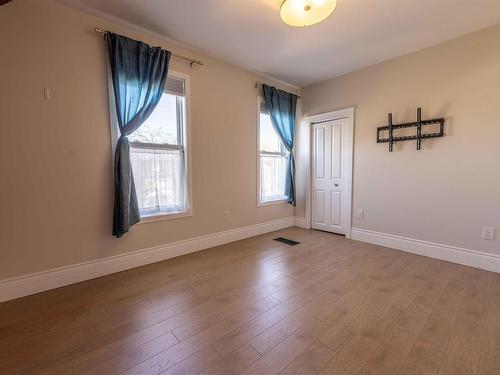 151 Secord St, Thunder Bay, ON - Indoor Photo Showing Other Room