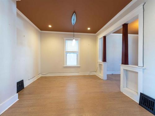151 Secord St, Thunder Bay, ON - Indoor Photo Showing Other Room