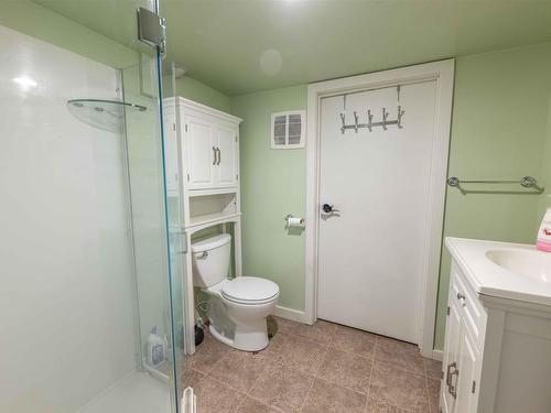 151 Secord St, Thunder Bay, ON - Indoor Photo Showing Bathroom