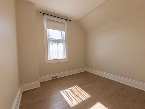 151 Secord St, Thunder Bay, ON - Indoor Photo Showing Other Room