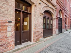 301-1315 Waddington Alley Victoria, BC V8W 0B2