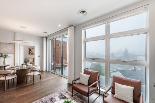 #307-9570 Fifth St, Sidney, BC - Indoor