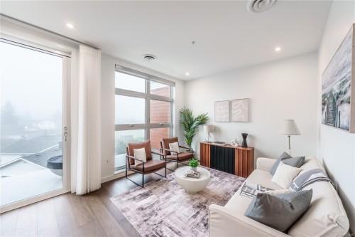 #307-9570 Fifth St, Sidney, BC - Indoor