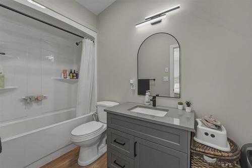 32 Alexandre Place, Marchand, MB - Indoor Photo Showing Bathroom