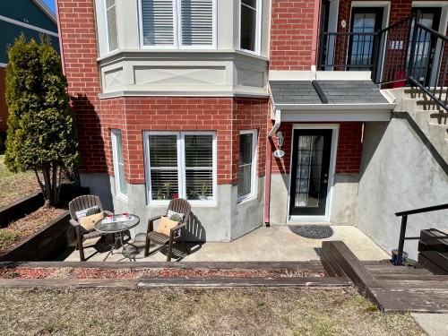 837 Boul. des Seigneurs-Dumont  Saint-Jérôme, QC J7Z 0A1