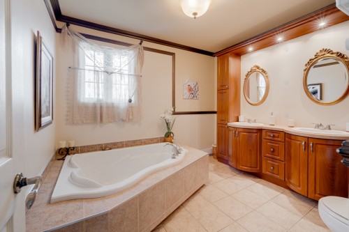 Salle de bains - 405 Av. Mathieu, Donnacona, QC - Indoor Photo Showing Bathroom