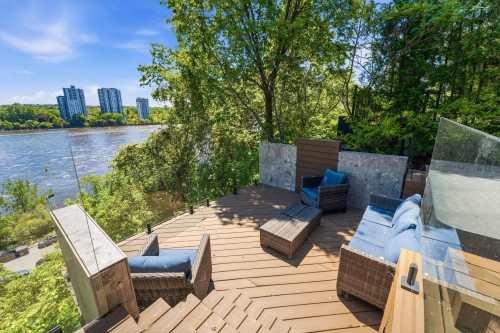Terrasse - 3650 Boul. Lévesque E., Laval (Saint-Vincent-De-Paul), QC 