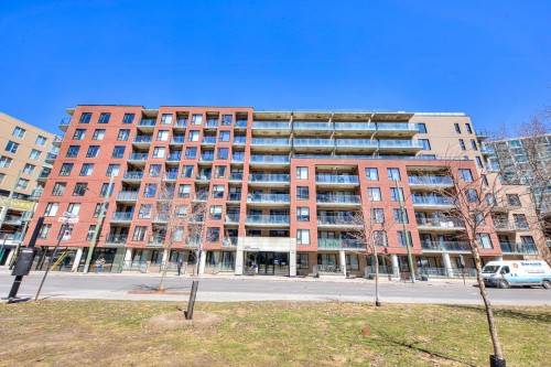 218-225 Rue de la Montagne  Montréal (Le Sud-Ouest), QC H3C 2A6