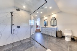 Salle de bains attenante à la CCP - 