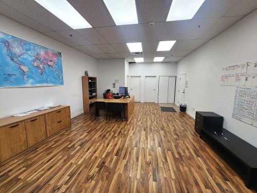 Office - 200-3210 Av. Jacques-Bureau, Laval (Chomedey), QC - Indoor