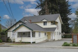 560 4th St Courtenay, BC V9N 1H2