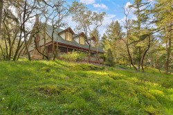 4836 Spring Rd  Saanich, BC V9E 2E4