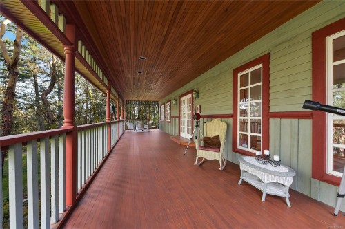 4836 Spring Rd, Saanich, BC 