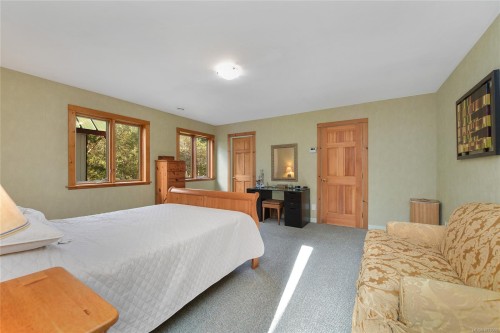 4836 Spring Rd, Saanich, BC 