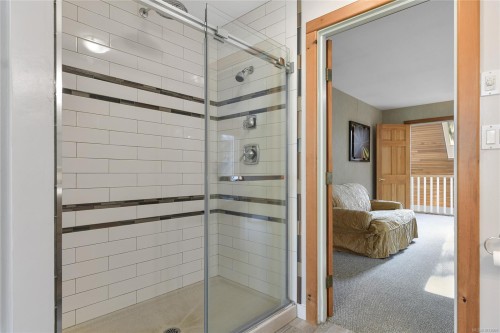 4836 Spring Rd, Saanich, BC 