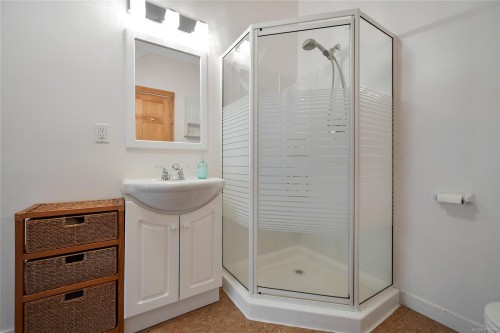 4836 Spring Rd, Saanich, BC 