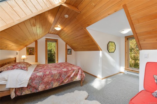 4836 Spring Rd, Saanich, BC 