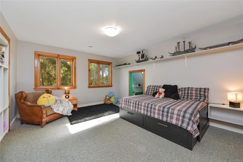 4836 Spring Rd, Saanich, BC 