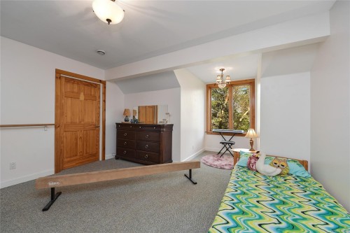 4836 Spring Rd, Saanich, BC 