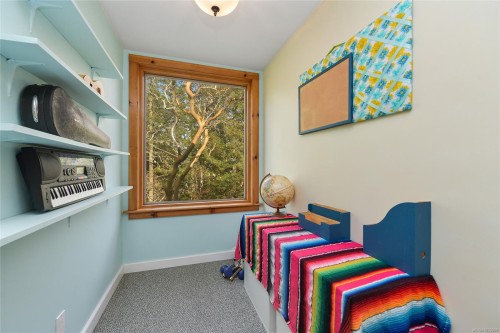 4836 Spring Rd, Saanich, BC 