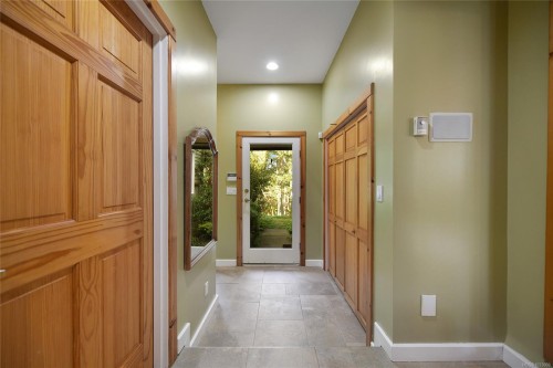 4836 Spring Rd, Saanich, BC 