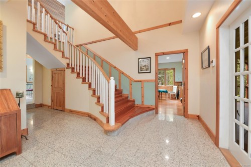 4836 Spring Rd, Saanich, BC 