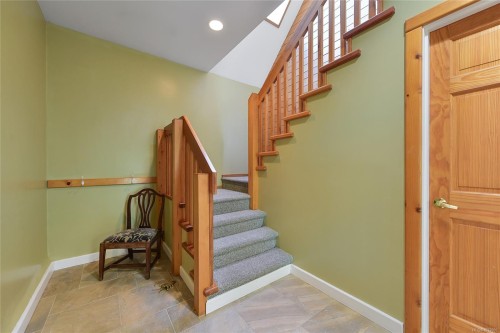 4836 Spring Rd, Saanich, BC 