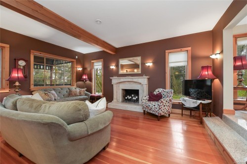 4836 Spring Rd, Saanich, BC 