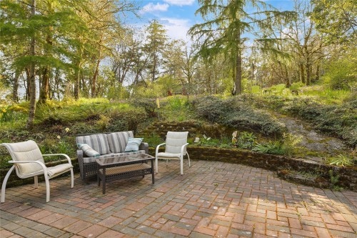 4836 Spring Rd, Saanich, BC 