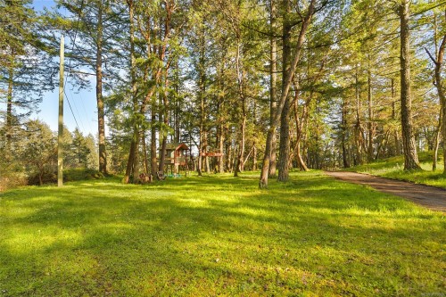 4836 Spring Rd, Saanich, BC 