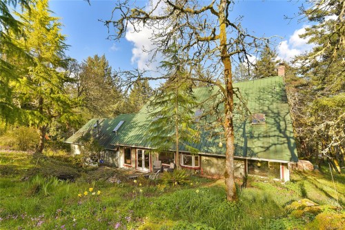 4836 Spring Rd, Saanich, BC 