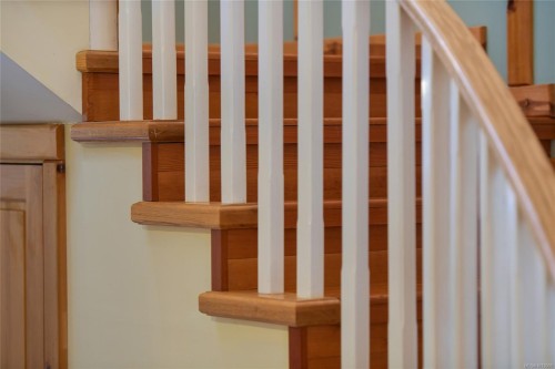 4836 Spring Rd, Saanich, BC 