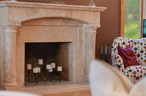 4836 Spring Rd, Saanich, BC 