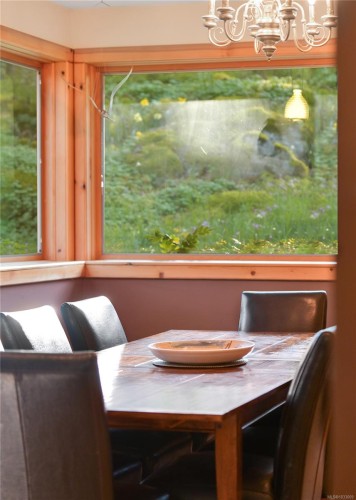 4836 Spring Rd, Saanich, BC 