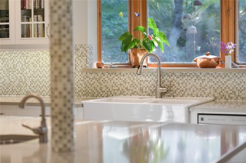 4836 Spring Rd, Saanich, BC 