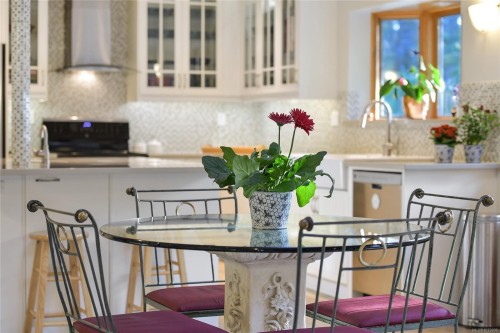 4836 Spring Rd, Saanich, BC 