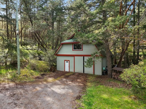 4836 Spring Rd, Saanich, BC 