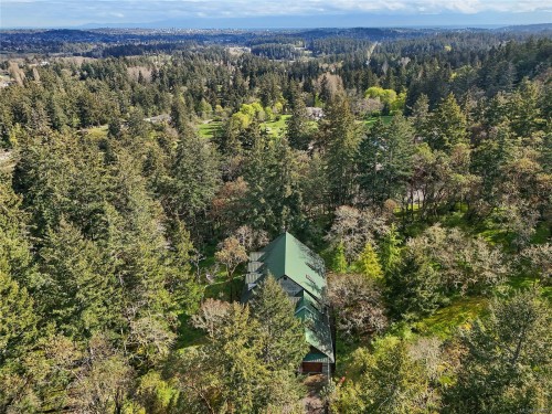 4836 Spring Rd, Saanich, BC 