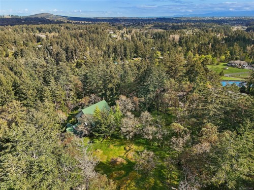 4836 Spring Rd, Saanich, BC 