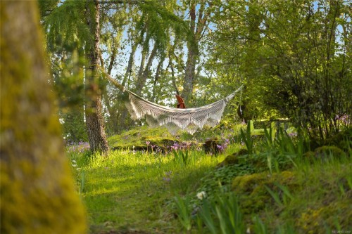 4836 Spring Rd, Saanich, BC 